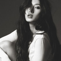 ר��Ů���ĺڰ׸���ͷ��