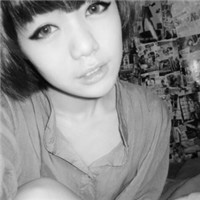 ר��Ů���ĺڰ׸���ͷ��