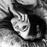 ����������Ů����ɫͷ������һ������е��Ļ�����