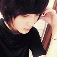 �Ƿ��˸и�������ͷ��,��ɫ��ī��Ҳ�ѵ�ס���ǵ���˼