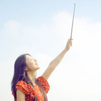 2012����QQ����ͷ��һ��һŮ,һ�ԶԵ���������ô�����Ҹ�