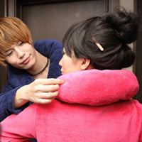 2012����QQ����ͷ��һ��һŮ,һ�ԶԵ���������ô�����Ҹ�