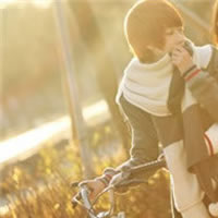 2012����QQ����ͷ��һ��һŮ,һ�ԶԵ���������ô�����Ҹ�