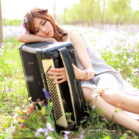 ������Ů��Ψ��ͷ��,˼��ĸо�ֻ��ʧȥ�������