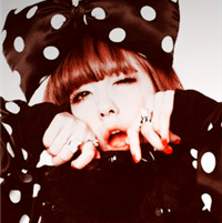 ������Ů��Ψ��ͷ��,˼��ĸо�ֻ��ʧȥ�������