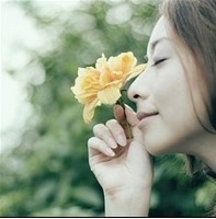 �������ɰ�ʱ��Ů��ͷ��,�����۾���������Ư��