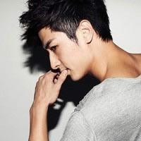 ˧��Ψ�������˸�ͷ��,ÿ���˶����Լ��ķ��պͲ�����