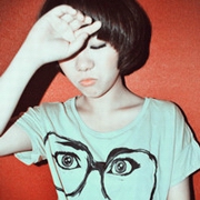 �����µ�Ư��Ů��qqͷ��������ʱ��ʱ�޵ĸо� ������ô�Ĳ�̤ʵ