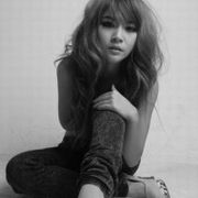 �ڰ׵�����Ů��QQͷ����ν�쳤�ؾ� ����ô��������