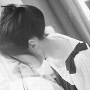 �ڰ׵�����Ů��QQͷ����ν�쳤�ؾ� ����ô��������