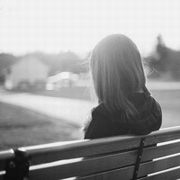 �ڰ׵�����Ů��QQͷ����ν�쳤�ؾ� ����ô��������