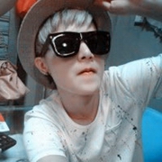 �����и�������qqͷ������һ����ǰ������