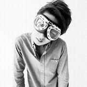 �ڰ��˸�����qqͷ�񣬾������ഺ���ٵ�����