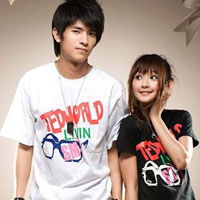 �ഺ�л𻨵�QQ����ͷ��һ��һŮ��Ϊ�Ⱥ����������