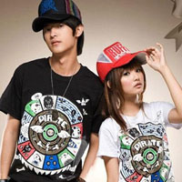 �ഺ�л𻨵�QQ����ͷ��һ��һŮ��Ϊ�Ⱥ����������