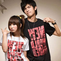 �ഺ�л𻨵�QQ����ͷ��һ��һŮ��Ϊ�Ⱥ����������