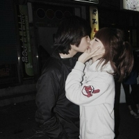 ����˫��ͷ�� ���ڳ��ű��ѵ����