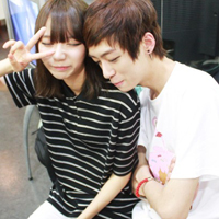 ����˫��ͷ�� ���ڳ��ű��ѵ����