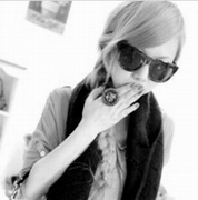 �ڰ�Ư��Ů��qqͷ�� ���һ�仰����һ�׸赥��ѭ��