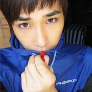 ���qq��������ͷ���Ҽ���ĵ�һ��  �����ڳ��⳵��