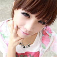 ������������Ů������ͷ��,����������΢Ц��������Ķ�