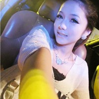 ������������Ů������ͷ��,����������΢Ц��������Ķ�