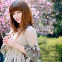 ������������Ů������ͷ��,����������΢Ц��������Ķ�