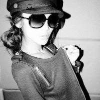 Ů��Ψ����̬�˸�ͷ��,������ֻ���Լ��侲�����Ż�ƽ��