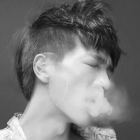 �������˸������ڰ�ͷ��,Ī�����˸�ӿ����ͷ��Ĳ�֪����