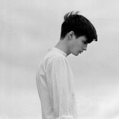 �ڰ׸��������˸�ͷ��,��������������޾������κ���ʹ