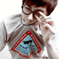 ��Ƭ��������΢Ц��ʧɫ