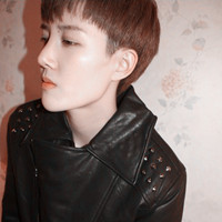 ��Ƭ��������΢Ц��ʧɫ