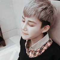 ��Ƭ��������΢Ц��ʧɫ