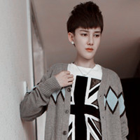 ��Ƭ��������΢Ц��ʧɫ