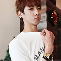 ��Ƭ��������΢Ц��ʧɫ