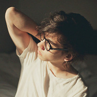 �������˸������Ƿ�ͷ��,ͷ���е��Һ����е㳤