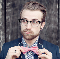 �������˸������Ƿ�ͷ��,ͷ���е��Һ����е㳤