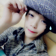 ��������������ͷ��,�����°�ɫ��ͷ����ק