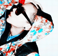 ��������������ͷ��,�����°�ɫ��ͷ����ק