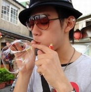 ����ʱ�и�������ͷ��,��֪����ô����ֻ��ĬĬ����