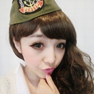 Ұ��90��СŮ������ͷ�񣬴�С��ñ��ͷ����ק