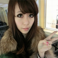 Ұ��90��СŮ������ͷ�񣬴�С��ñ��ͷ����ק