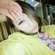 Ұ��90��СŮ������ͷ�񣬴�С��ñ��ͷ����ק