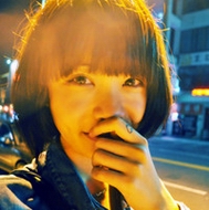 Ұ��90��СŮ������ͷ�񣬴�С��ñ��ͷ����ק