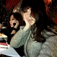 Ұ��90��СŮ������ͷ�񣬴�С��ñ��ͷ����ק