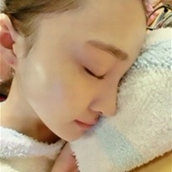 Ұ��90��СŮ������ͷ�񣬴�С��ñ��ͷ����ק