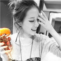 �ڰ�Ů������ͷ��,��Ȼֻ�л�ɫ���������˸�