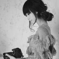 �ڰ�Ů������ͷ��,��Ȼֻ�л�ɫ���������˸�