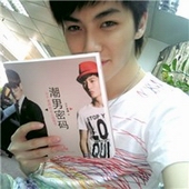 ���԰���ɫ����ͷ��,����۾�����ô����������