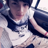 ���԰���ɫ����ͷ��,����۾�����ô����������